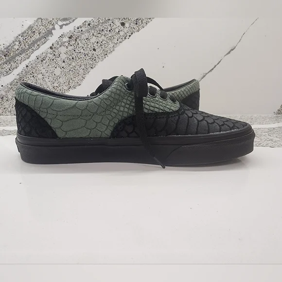 Vans x Harry Potter Slytherin Black & Green Snake Low-Top Sneakers 8.5 W / 7.5 M - Picture 4 of 10